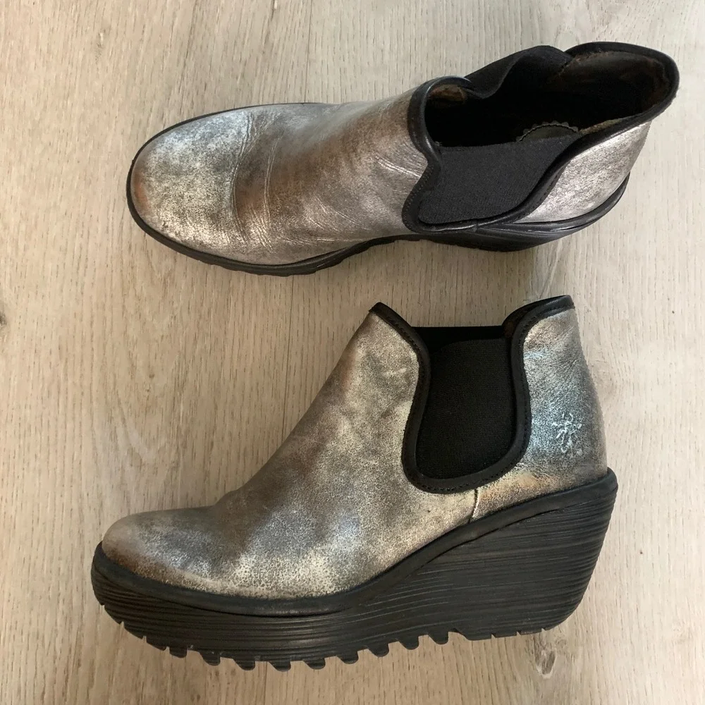 Fly London Silver Metallic Leather Wedge Ankle Boots Chelsea Platform Size 37